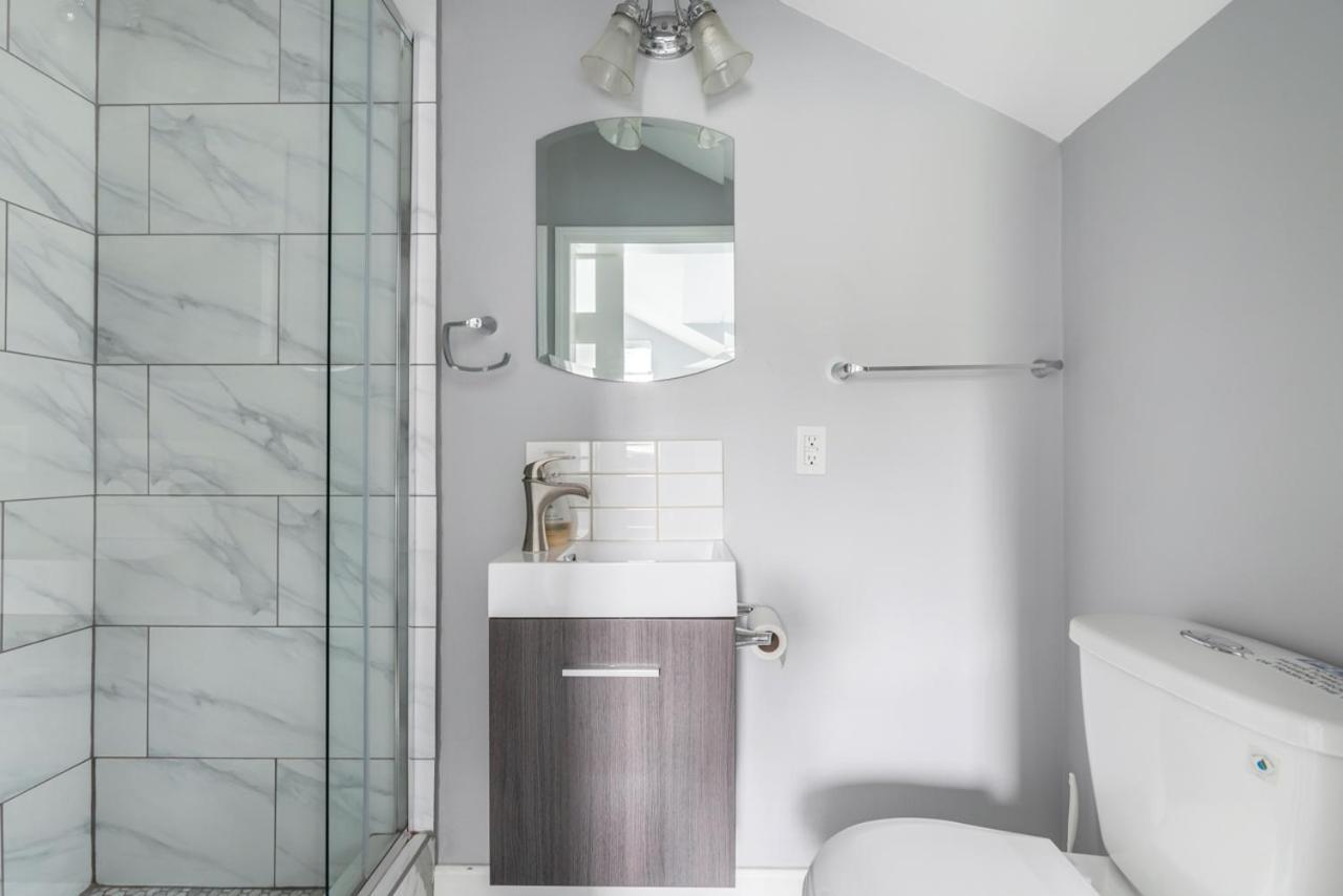 Stylish Dual Bedroom Suite In Van West Vancouver Kültér fotó